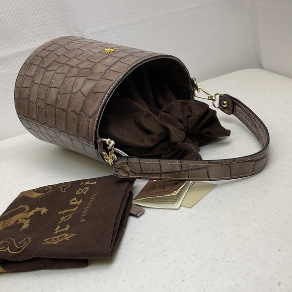 Pratesi Firenze Round Cinch Leather Bucket Bag - Picture 8 of 16